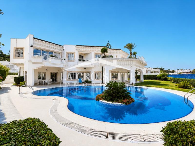 Villa S+5 à La Marsa 